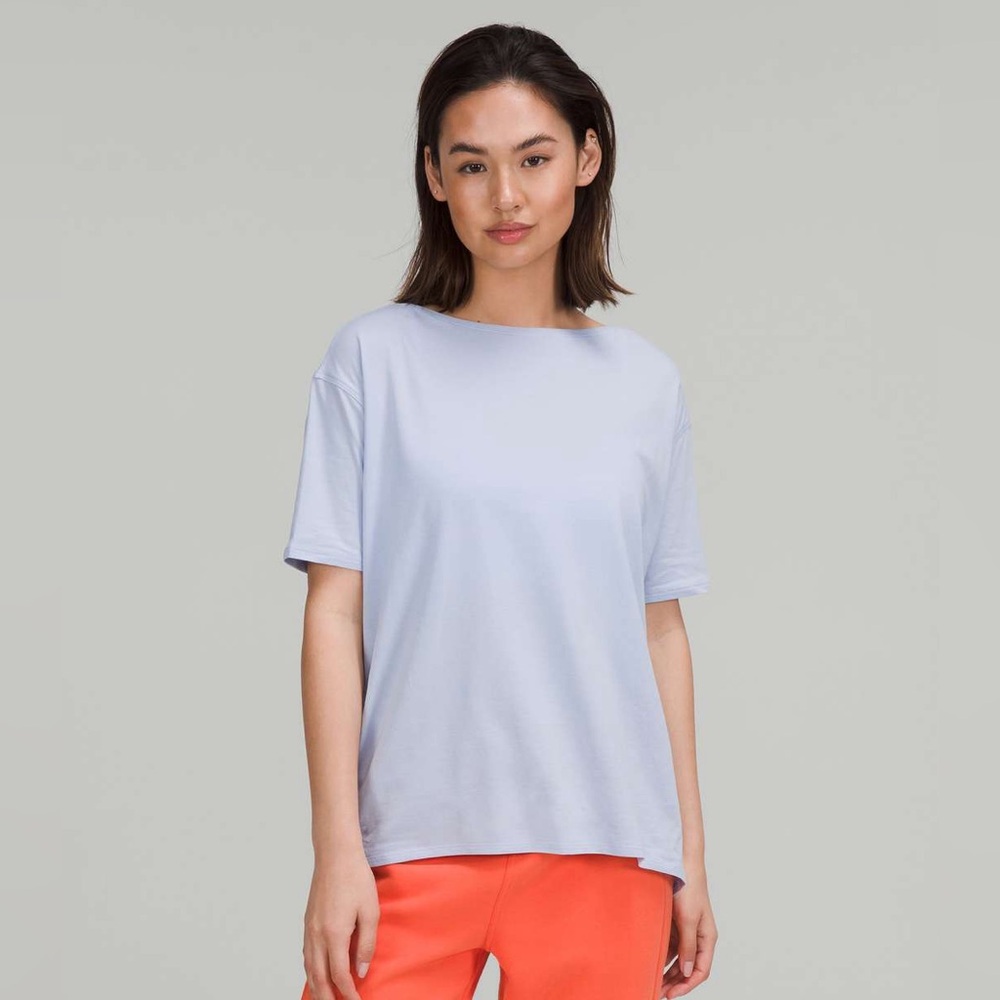 Lululemon Back in Action Short Sleeve Shirt Blue Linen Size 6